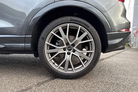 PJ25KXG Audi Q3 Black Edition 35 TFSI  150 PS S tronic Thumbnail #11