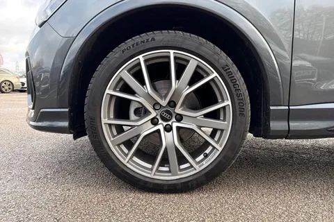 PJ25KXG Audi Q3 Black Edition 35 TFSI  150 PS S tronic Thumbnail #12