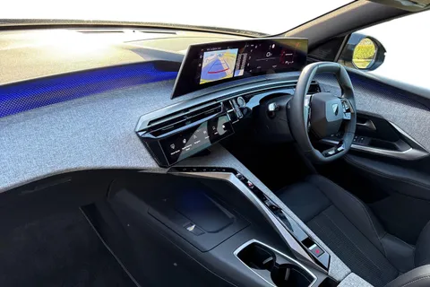 KW25UHO PEUGEOT 5008 1.2 HYBRID GT e-DSC6 Euro 6 (s/s) 5dr Thumbnail #15