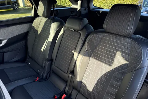 KW25UHO PEUGEOT 5008 1.2 HYBRID GT e-DSC6 Euro 6 (s/s) 5dr Thumbnail #19