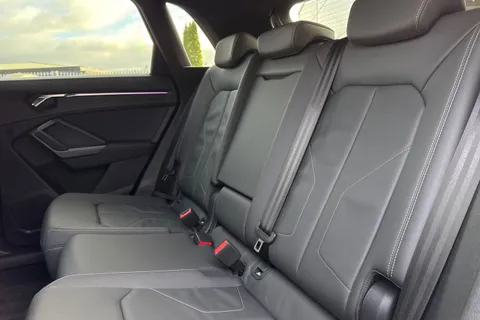 PJ25KXG Audi Q3 Black Edition 35 TFSI  150 PS S tronic Thumbnail #18