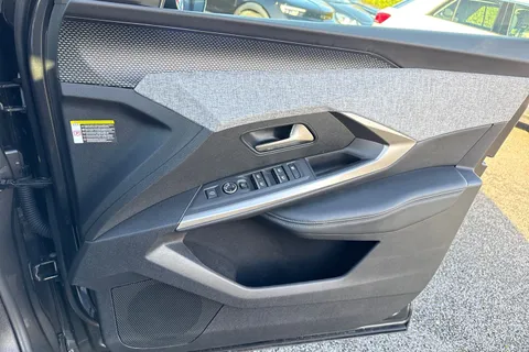 KW25UHO PEUGEOT 5008 1.2 HYBRID GT e-DSC6 Euro 6 (s/s) 5dr Thumbnail #21