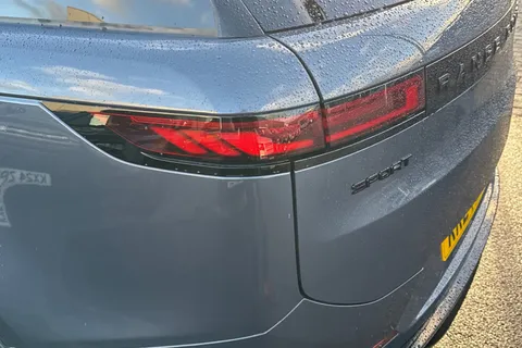 KR24LKF Land Rover Range Rover Sport 3.0 D300 Dynamic SE 5dr Thumbnail #20