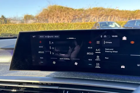 KW25UHO PEUGEOT 5008 1.2 HYBRID GT e-DSC6 Euro 6 (s/s) 5dr Thumbnail #22