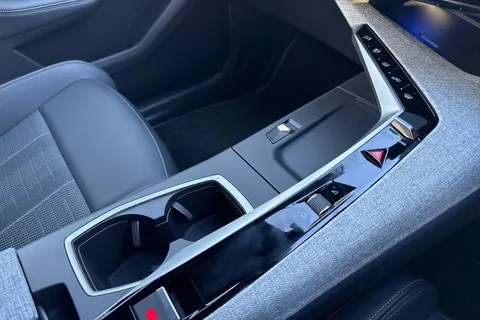 KW25UHO PEUGEOT 5008 1.2 HYBRID GT e-DSC6 Euro 6 (s/s) 5dr Thumbnail #23