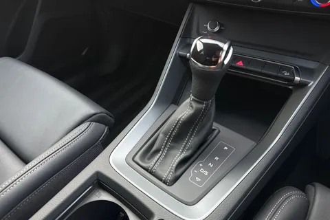 PJ25KXG Audi Q3 Black Edition 35 TFSI  150 PS S tronic Thumbnail #22