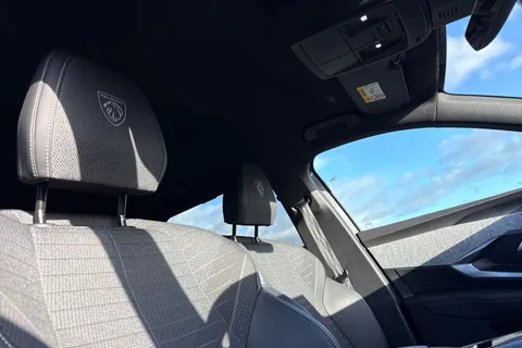 KW25UHO PEUGEOT 5008 1.2 HYBRID GT e-DSC6 Euro 6 (s/s) 5dr Thumbnail #24