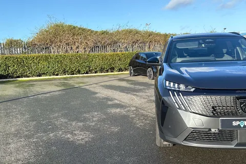 KW25UHO PEUGEOT 5008 1.2 HYBRID GT e-DSC6 Euro 6 (s/s) 5dr Thumbnail #25