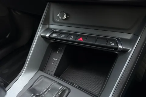 PJ25KXG Audi Q3 Black Edition 35 TFSI  150 PS S tronic Thumbnail #27