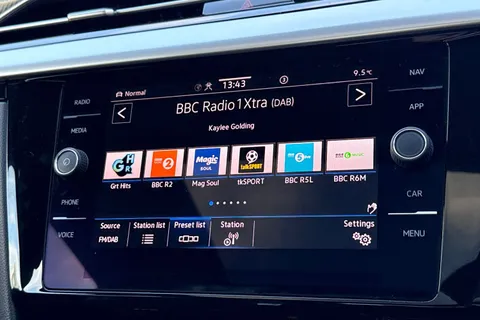 DC25NHX Volkswagen Arteon 2.0 TSI R-Line 5dr DSG | Pan Roof | DCC | Power Tailgate Thumbnail #27