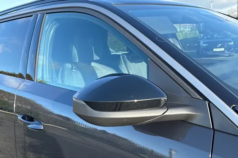 KW25UHO PEUGEOT 5008 1.2 HYBRID GT e-DSC6 Euro 6 (s/s) 5dr Thumbnail #28