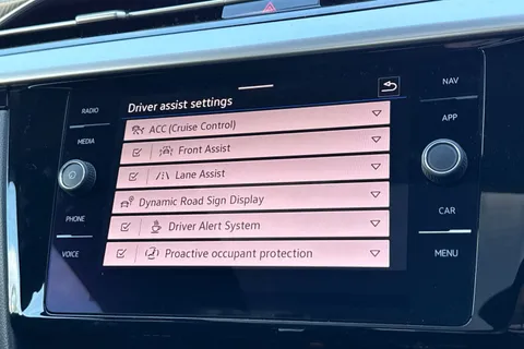 DC25NHX Volkswagen Arteon 2.0 TSI R-Line 5dr DSG | Pan Roof | DCC | Power Tailgate Thumbnail #30