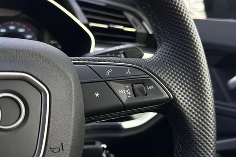 PJ25KXG Audi Q3 Black Edition 35 TFSI  150 PS S tronic Thumbnail #31