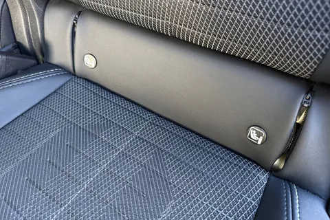 KW25UHO PEUGEOT 5008 1.2 HYBRID GT e-DSC6 Euro 6 (s/s) 5dr Thumbnail #32