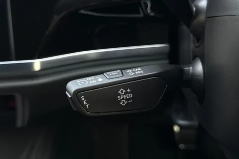 PJ25KXG Audi Q3 Black Edition 35 TFSI  150 PS S tronic Thumbnail #32