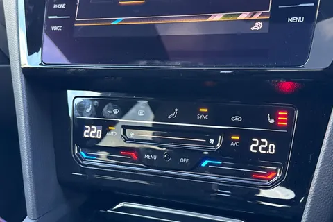 DC25NHX Volkswagen Arteon 2.0 TSI R-Line 5dr DSG | Pan Roof | DCC | Power Tailgate Thumbnail #33