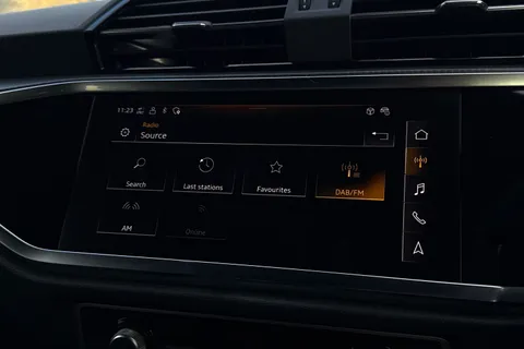 PJ25KXG Audi Q3 Black Edition 35 TFSI  150 PS S tronic Thumbnail #40