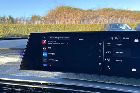 KW25UHO PEUGEOT 5008 1.2 HYBRID GT e-DSC6 Euro 6 (s/s) 5dr Thumbnail #44