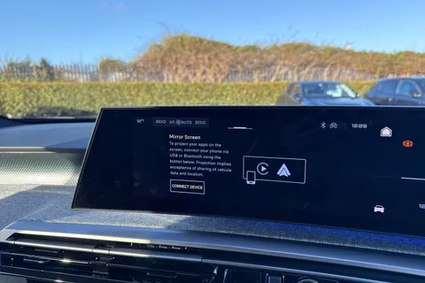 KW25UHO PEUGEOT 5008 1.2 HYBRID GT e-DSC6 Euro 6 (s/s) 5dr Thumbnail #46