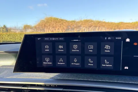 KW25UHO PEUGEOT 5008 1.2 HYBRID GT e-DSC6 Euro 6 (s/s) 5dr Thumbnail #49