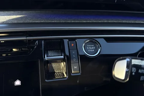 KW25UHO PEUGEOT 5008 1.2 HYBRID GT e-DSC6 Euro 6 (s/s) 5dr Thumbnail #53