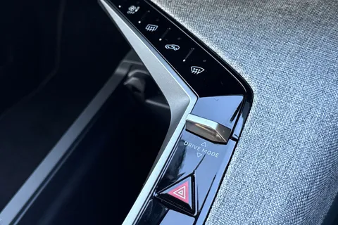 KW25UHO PEUGEOT 5008 1.2 HYBRID GT e-DSC6 Euro 6 (s/s) 5dr Thumbnail #55