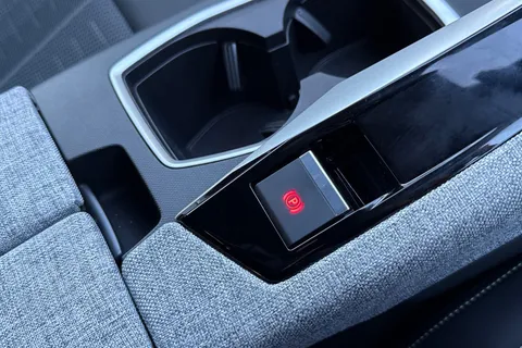 KW25UHO PEUGEOT 5008 1.2 HYBRID GT e-DSC6 Euro 6 (s/s) 5dr Thumbnail #56