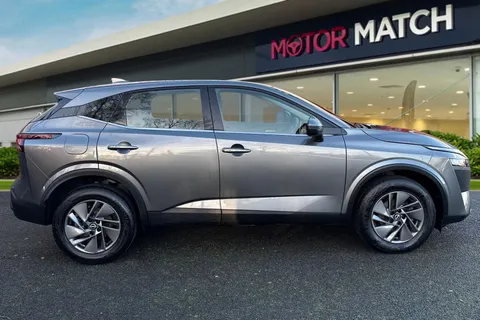 LT73SDX Nissan Qashqai 1.3 DIG-T MHEV Acenta Premium XTRON Euro 6 (s/s) 5dr Thumbnail #4