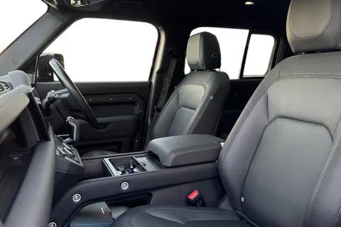 HG73FDA Land Rover Defender 130 3.0 D300 Outbound 5dr Thumbnail #3