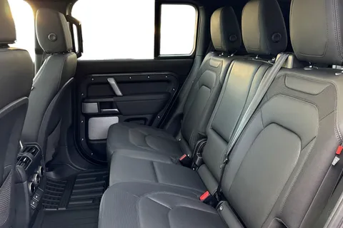 HG73FDA Land Rover Defender 130 3.0 D300 Outbound 5dr Thumbnail #4