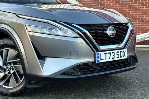 LT73SDX Nissan Qashqai 1.3 DIG-T MHEV Acenta Premium XTRON Euro 6 (s/s) 5dr Thumbnail #9
