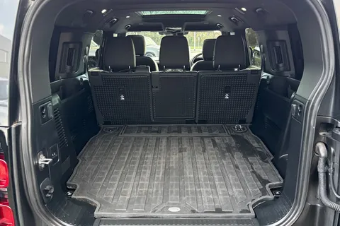 HG73FDA Land Rover Defender 130 3.0 D300 Outbound 5dr Thumbnail #10