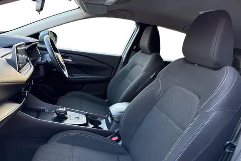 LT73SDX Nissan Qashqai 1.3 DIG-T MHEV Acenta Premium XTRON Euro 6 (s/s) 5dr Thumbnail #16