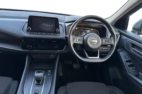 LT73SDX Nissan Qashqai 1.3 DIG-T MHEV Acenta Premium XTRON Euro 6 (s/s) 5dr Thumbnail #18