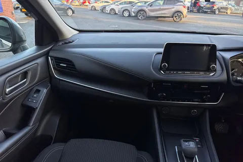 LT73SDX Nissan Qashqai 1.3 DIG-T MHEV Acenta Premium XTRON Euro 6 (s/s) 5dr Thumbnail #20