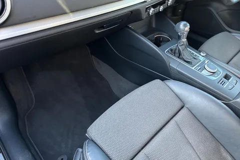 SM20VLG Audi A3 2.0 TDI 35 Black Edition Sportback S Tronic Euro 6 (s/s) 5dr Thumbnail #21