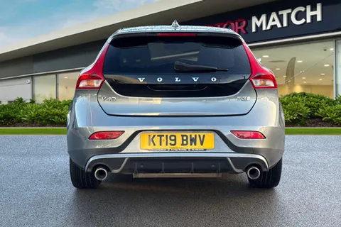 KT19BWV Volvo V40 1.5 T3 R-Design Edition Auto Euro 6 (s/s) 5dr Thumbnail #4