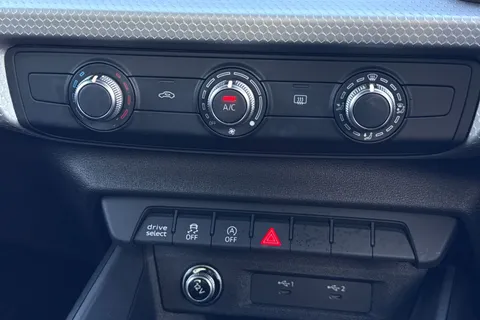 BV72PZT Audi A1 1.0 TFSI 30 S line Sportback S Tronic Euro 6 (s/s) 5dr Thumbnail #21