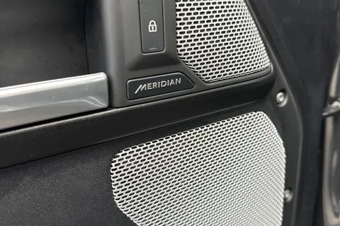 HG73FDA Land Rover Defender 130 3.0 D300 Outbound 5dr Thumbnail #24