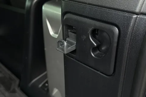 HG73FDA Land Rover Defender 130 3.0 D300 Outbound 5dr Thumbnail #27