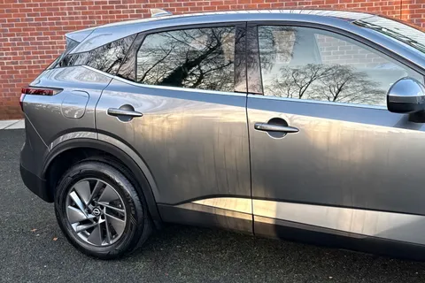LT73SDX Nissan Qashqai 1.3 DIG-T MHEV Acenta Premium XTRON Euro 6 (s/s) 5dr Thumbnail #28