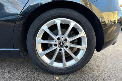 PF68FFG Mercedes-Benz A Class 1.5 A180d Sport (Executive) 7G-DCT Euro 6 (s/s) 5dr Thumbnail #11