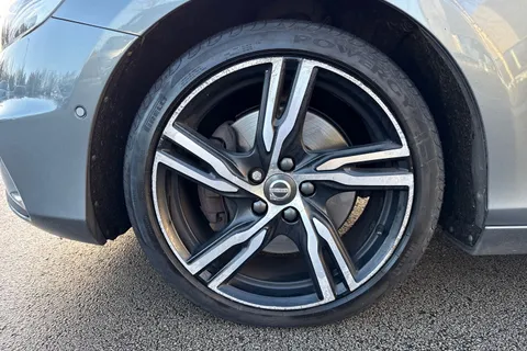 KT19BWV Volvo V40 1.5 T3 R-Design Edition Auto Euro 6 (s/s) 5dr Thumbnail #13