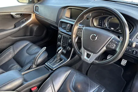 KT19BWV Volvo V40 1.5 T3 R-Design Edition Auto Euro 6 (s/s) 5dr Thumbnail #14