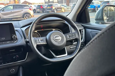 LT73SDX Nissan Qashqai 1.3 DIG-T MHEV Acenta Premium XTRON Euro 6 (s/s) 5dr Thumbnail #33