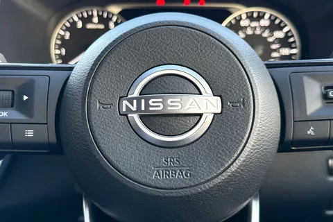 LT73SDX Nissan Qashqai 1.3 DIG-T MHEV Acenta Premium XTRON Euro 6 (s/s) 5dr Thumbnail #34