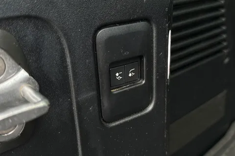 HG73FDA Land Rover Defender 130 3.0 D300 Outbound 5dr Thumbnail #34