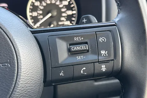 LT73SDX Nissan Qashqai 1.3 DIG-T MHEV Acenta Premium XTRON Euro 6 (s/s) 5dr Thumbnail #36