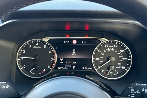 LT73SDX Nissan Qashqai 1.3 DIG-T MHEV Acenta Premium XTRON Euro 6 (s/s) 5dr Thumbnail #37