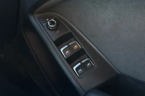 YY66GKZ Audi A5 Cabriolet 2.0 TDI S line Special Edition Plus Euro 6 (s/s) 2dr Thumbnail #21